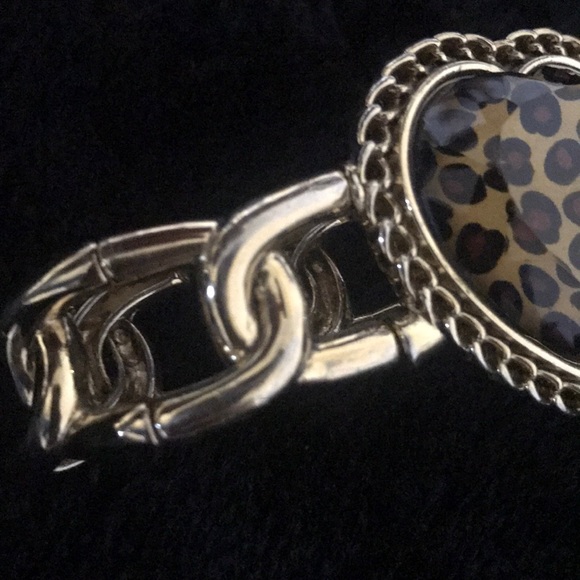 Betsey Johnson Leopard Heart Bracelet - Picture 2 of 3